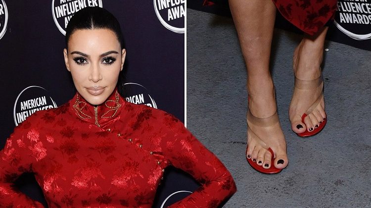  Kim Kardashian feet, shoe size and shoe collection