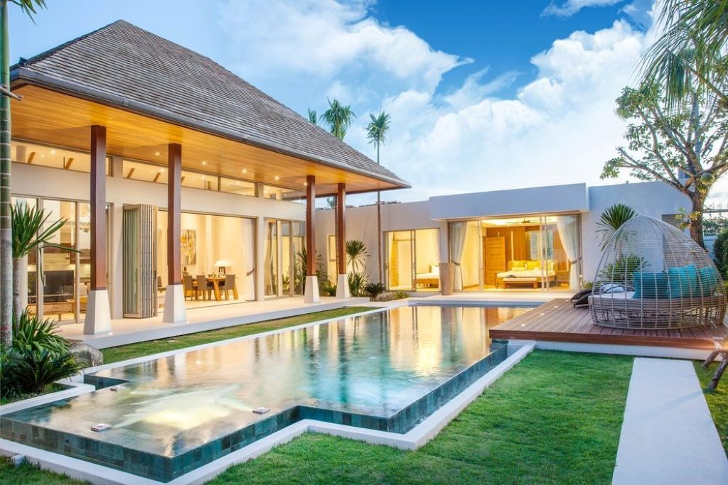 Why Opt for a Custom Pool?