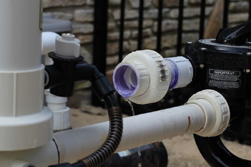 How long should it take for a pool pump to prime